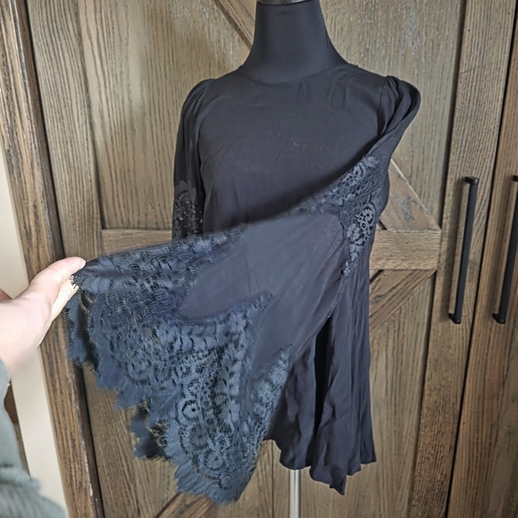 For Love And Lemons Black Lace Sleeve Blouse - Picture 3 of 4